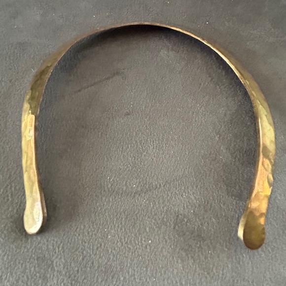 Vintage Hammered Brass Torque Collar Necklace Made in India Gold Tone Choker - Picture 4 of 6
